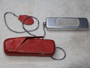 Vintage Minox Wetzlar Minature Spy Camera 15MM 3.5 LENS W/ LEATHER CASE Germany - Picture 1 of 13