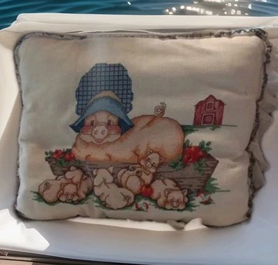 Decorative Throw Pillow Beautiful Unbranded Well Made Cottage Core Corded Tassel - Image 1 of 4