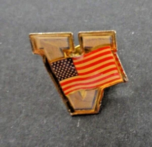 US Flag over V for Victory Patriotic Red, White and Blue Pin - Picture 1 of 2