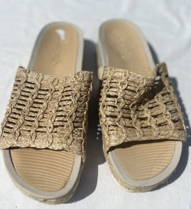 Bare traps Monnie beige slide sandals 7M - Imagen 1 de 6