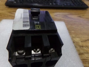 Modelo D cuadrado: interruptor de circuito Q0B3100. - Imagen 1 de 3