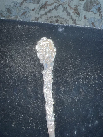 Gotham Versailles Serving Spoon 8 5/8 inch with cutting edges trace of gilding Cover