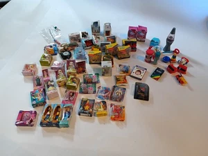 60 + Box Mini Spielzeug Spiel Puppenhaus - Bild 1 von 7