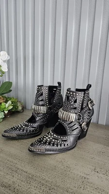 Jeffrey Campbell Nuevo sin Etiquetas Wylie Valdosta Negro Recorte Tachonado Botín Occidental Foto 1 de 4