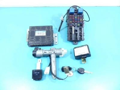 Centralina motore benzina Hyundai Trajet 2004 ECU 39120-38100 IPJ6243 - Immagine 1 di 4