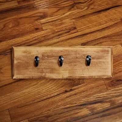 Handmade Rustic Farmhouse Wall Mounted Key Rack Holder 3 Hooks 15.5 Inches Long - Image 1 of 4