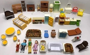 Large Lot Fisher Price Family Dollhouse Furniture & Accessories P112 - Picture 1 of 10