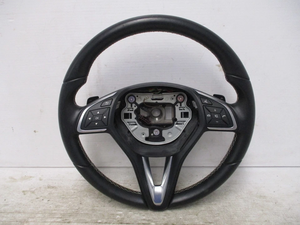 Volante Infiniti QX30 2018 com áudio e controle de cruzeiro fabricante de equipamento original - Imagem 1 de 4
