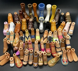 Scarpe Bratz singole 63 tacco bambola piedi sneakers stivali no paia senza pari LEGGI! - Foto 1 di 21