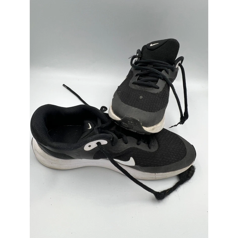 Nike Youth 6Y Black White Running Shoes Athletic Sneakers - Image 1 of 4