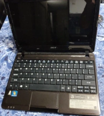 For parts or not working Acer Aspire One 722 - 0427 Laptop 11.6" - Image 1 of 4