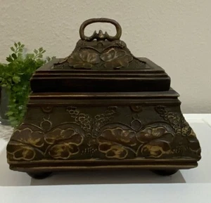 Contenedor de almacenamiento botánico floral dorado marrón de colección caja de baratija de joyería tapa mango - Imagen 1 de 10
