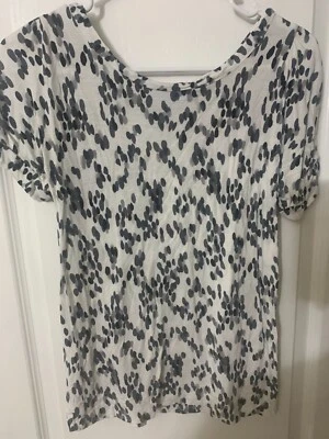 Camisa Pullover Simply Vera Wang Mujer Talla XS Blanca Manga Corta Lunares Negros/Grises Foto 1 de 4