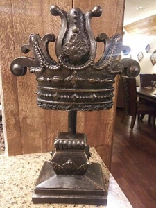 Crown Finial, Standing, Home Decor Tabletop Decorations, Office Decor NEW, fleur - Picture 1 of 5