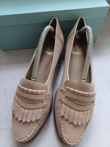WOMENS K CLARKS UK 7 BEIGE LEATHER Narrow FIT - Picture 1 of 8