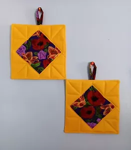 Handmade Set of 2 Quilted Potholders. Size 8" X 8" FREE SHIPPING! - Picture 1 of 1