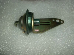 Delco Vacuum Break Control and Bracket GM # 7040034 1973 Oldsmobile 350 2b   H2 - Bild 1 von 3