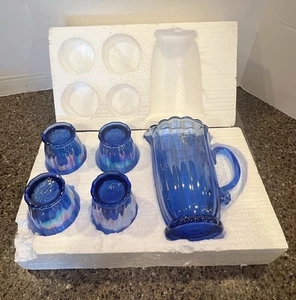 Pionierin blau irisierender Jakobsmuschelrand Wasserkrug mit 4 Gläsern selten Rarität Set - Bild 1 von 23