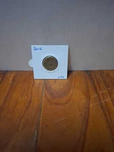 Gold Poppy 2012 Remembrance Day Lest We Forget $2 Two Dollar Coin Australia CIRC - Bild 1 von 8