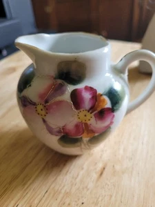 Up For Auction Is A Hand Painted Nippon Creamer Pitcher Nippon Japan. - Foto 1 di 3