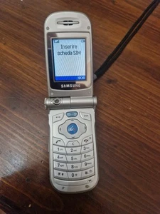 CELLULARE SAMSUNG Sgh-v200 FUNZIONANTE CON CARICABATTERIA - Foto 1 di 5