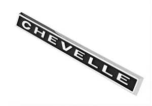 Chevelle 1967 emblema del panel trasero, "Chevelle" - Imagen 1 de 1