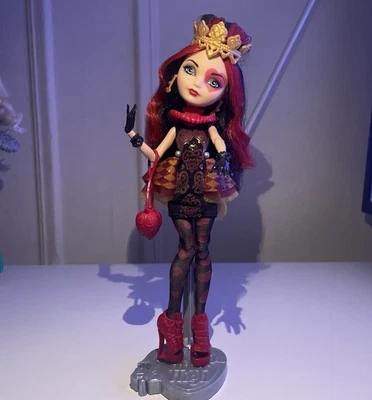 Muñeca Ever After High LIZZIE HEARTS Primer Capítulo relanzamiento RARA  Foto 1 de 4