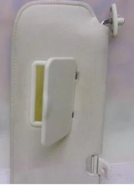 Parasol derecho usado se adapta a: Mazda Tribute 2008 sin iluminación grado A derecho Foto 1 de 3