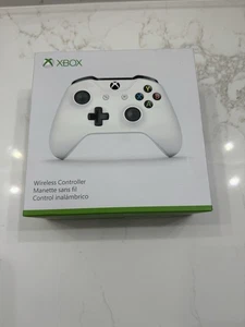 Microsoft Xbox One Wireless Bluetooth Controller Gamepad White Model 1708 NEW - Picture 1 of 5
