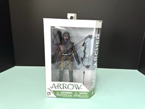 DC Collectibles Arrow TV Show John Barrowman Dark Archer Signed Figure - Picture 1 of 9