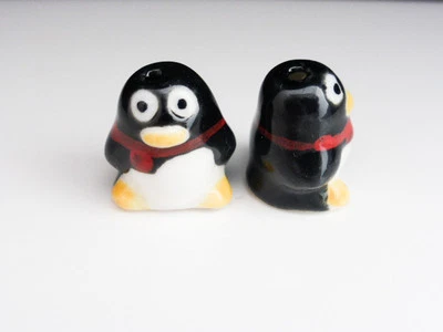 4 x 3D Porcelain Ceramic Penguin Beads 16mm x 14mm Black Christmas Festive (OB26 - Image 1 of 4
