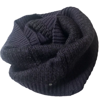 Lululemon Chunky Knit Cable Knit Scarf Dark Blue Purple. 70% Acrylic / 20% Wool - Image 1 of 4