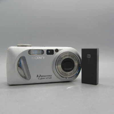 Sony Digital Camera Cybershot DSC-P8 3.2MP Silver Tested - Image 1 of 4