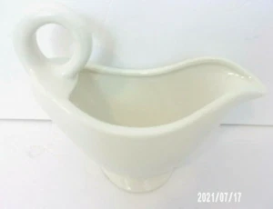 Ceramic Glass Gravy Boat White Made In Italy 7.5 W X 5 L X 3 D Glossy Finish - Picture 1 of 7