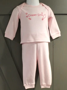 NIÑAS 3/6 Meses Rosa 2 Piezas Conjunto "Diva Pañal" por Fisher-Price (Pantalones y Top) - Imagen 1 de 4
