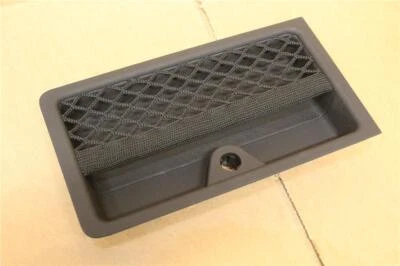 8N78688864PK Tampa de Acabamento do Painel Traseiro Direito Audi TT 1999-2006 Nova Peça Genuína - Imagem 1 de 4