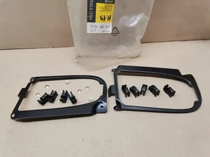 PAIRE DE SUPPORT FEU  ANTIBROUILLARD RENAULT 19 R19 - Picture 1 of 4