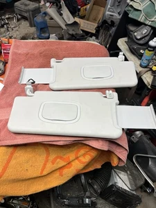 2015-2022 jeep renegade LH & RH gray illuminated sun visors w/ shade OEM 16 17 - Foto 1 di 5