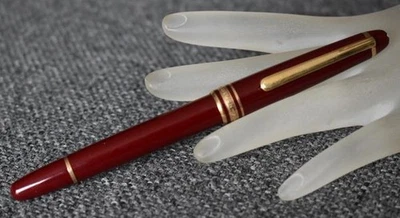 HANDSOME BORDEAUX BURGUNDY MONTBLANC MEISTERSTUCK 4810 FOUNTAIN PEN WITH 14K NIB - Image 1 of 4
