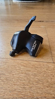 Shimano Alivio SL-M410 Right /Rear 8 Speed Trigger Shifter - Image 1 of 4