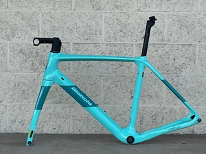 Bianchi Infinito CV Carbon Road Bike Disc Frameset - Picture 1 of 6