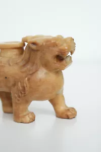 Rare Qing Dynasty Jade Foo Dog – Dynamic - Golden-Brown Hue - 8x11cm / 3.1x4.3in - Picture 1 of 8