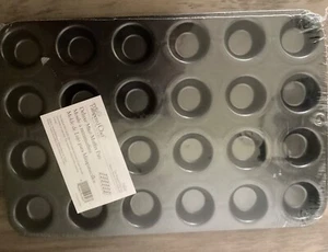 Pampered Chef Deluxe Mini Muffin Pan - New Sealed in original package - Picture 1 of 3