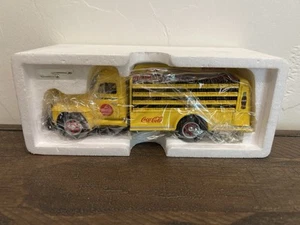 FIRST GEAR YELLOW 1955 Diamond-T Coca-Cola Route Truck 19-3100 NEW IN BOX - Picture 1 of 11