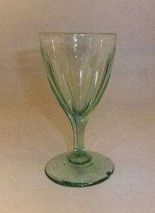Early Victorian Panel Cut Light Green Wine Glass : A/F - Imagen 1 de 10
