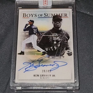 2022 Panini Chronicles - Boys of Summer Autographs Ken Griffey Jr #BOS-JR 28/49 - Picture 1 of 9