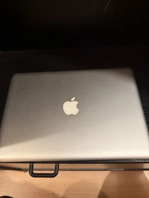 Apple MacBook A1181 13 Zoll, Weiß - Bild 1 von 4