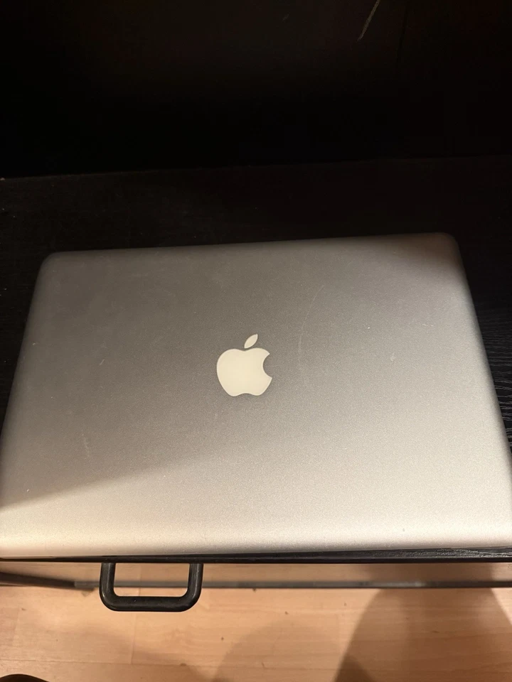 Apple MacBook A1181 13 Zoll, Weiß - Bild 1 von 4
