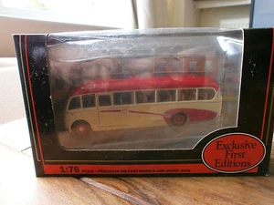 EFE Bedford Vega Bus in Premier Watford Livery - Bild 1 von 1