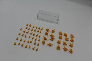 Juego de mesa de riesgo ejército amarillo con estuche solo piezas de 1998 usadas en buen estado - Imagen 1 de 12
